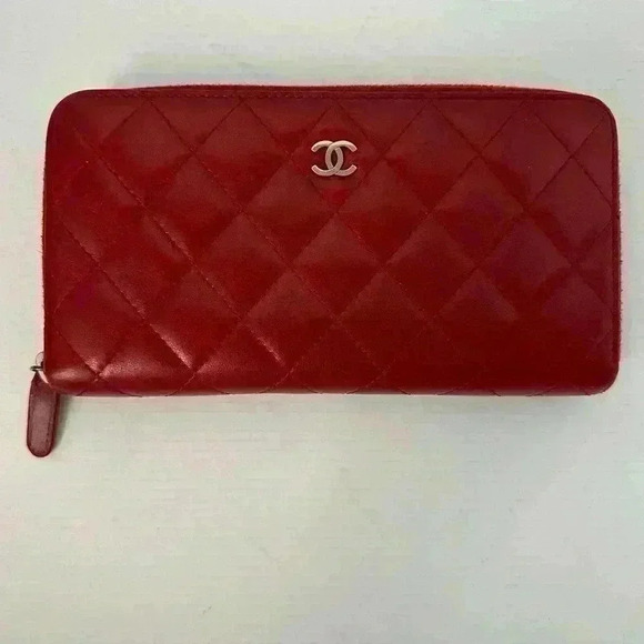 Chanel | Quilted Lambskin Diamond Stitch Full Zippy Long Wallet Silver Hardware - Picture 1 of 12